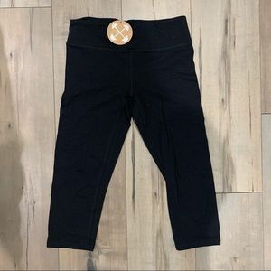 NEW unbranded Black Capri legging